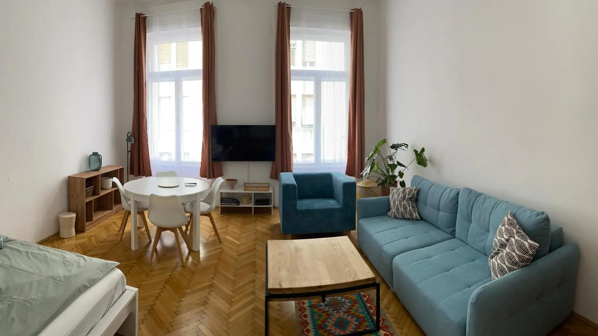 Studio V Budapest 0*,  Hungary